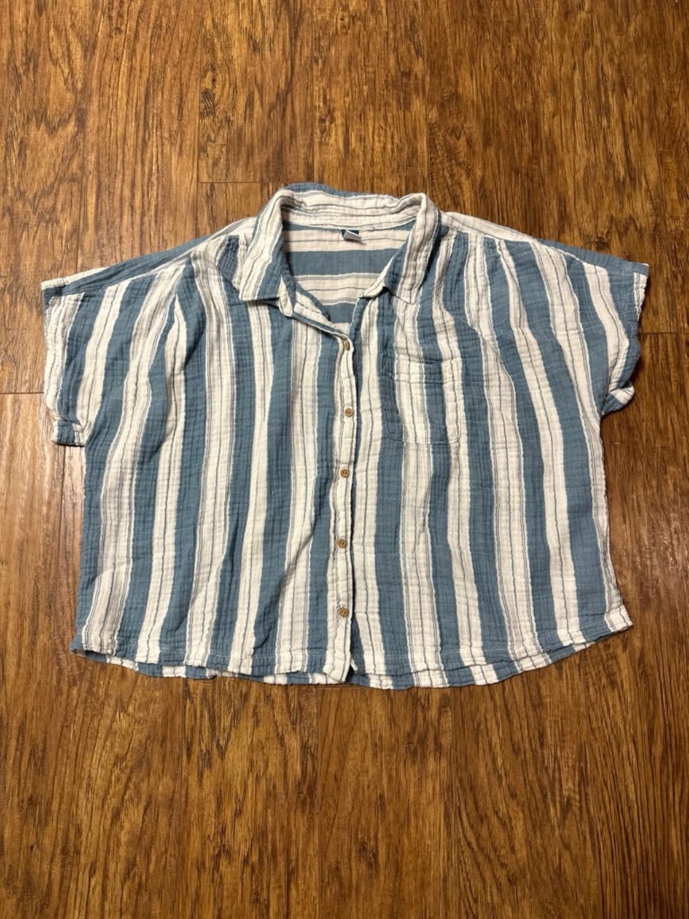 Old Navy Blue & White Striped Button Down Shirt Size Medium